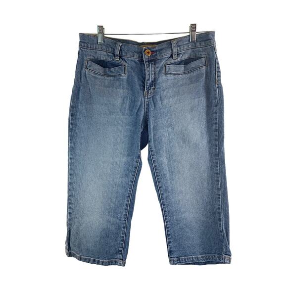 TOMMY HILFIGER Women’s Light Wash Jean Capris / Size: 11 - Picture 1 of 8